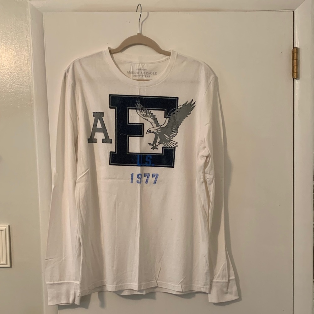 American Eagle Long Sleeve T-shirt